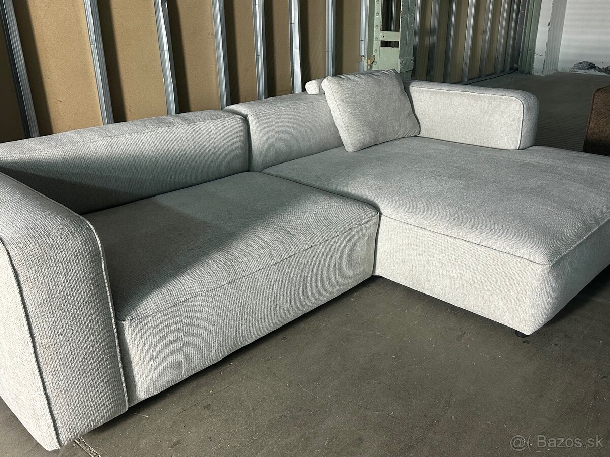 Predám novú sedaciu súpravu rozkladacia na posteľ