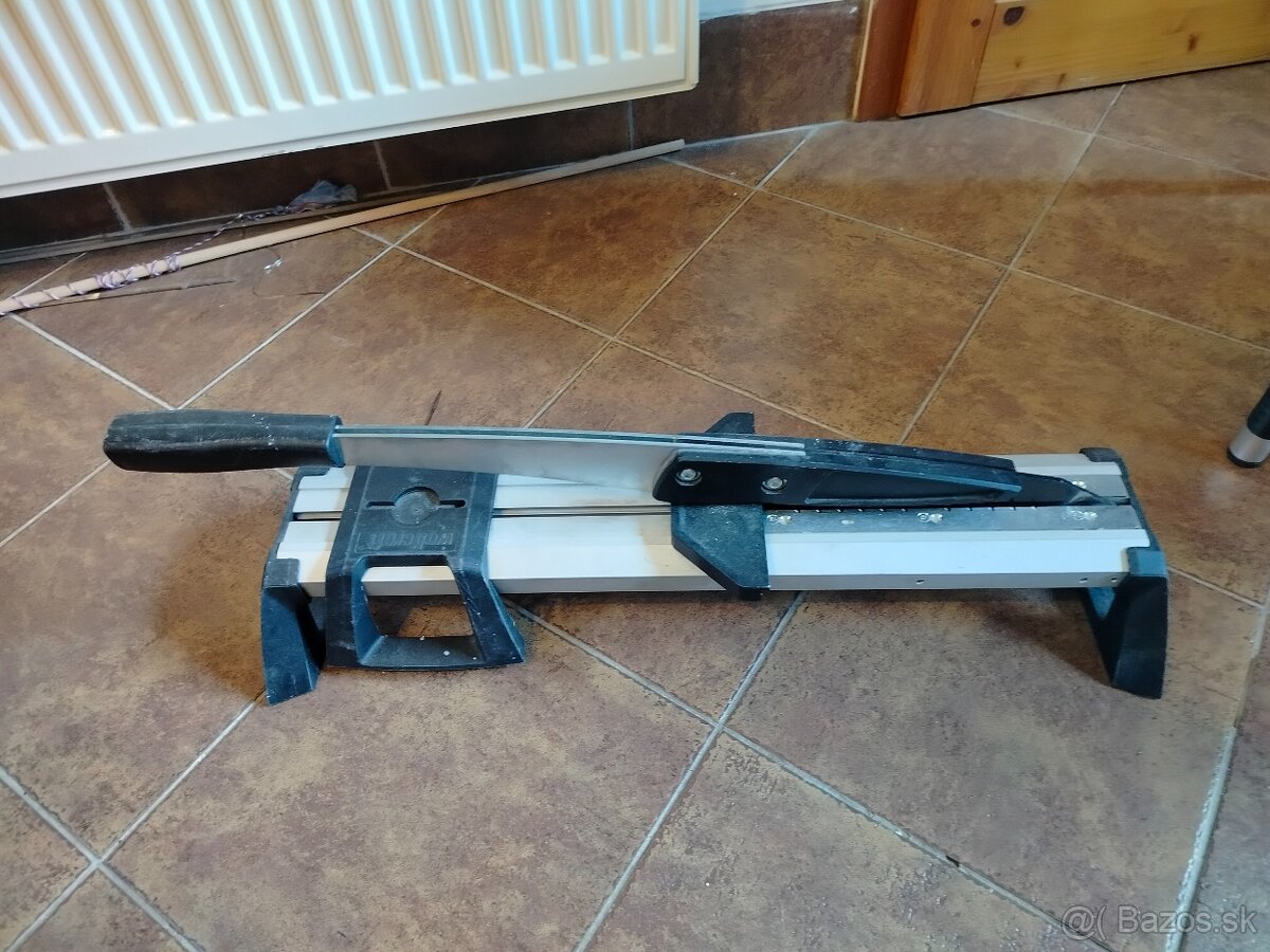 Rezačka na laminatovu podlahu