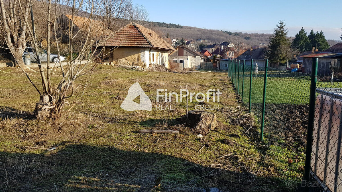 Predám stavebný pozemok Nitra - Štitáre.