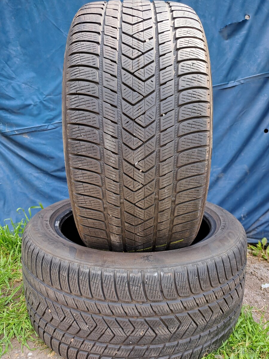 Ponúkam 2 zimné pneumatiky Pirelli Scorpion 305/40 R20
