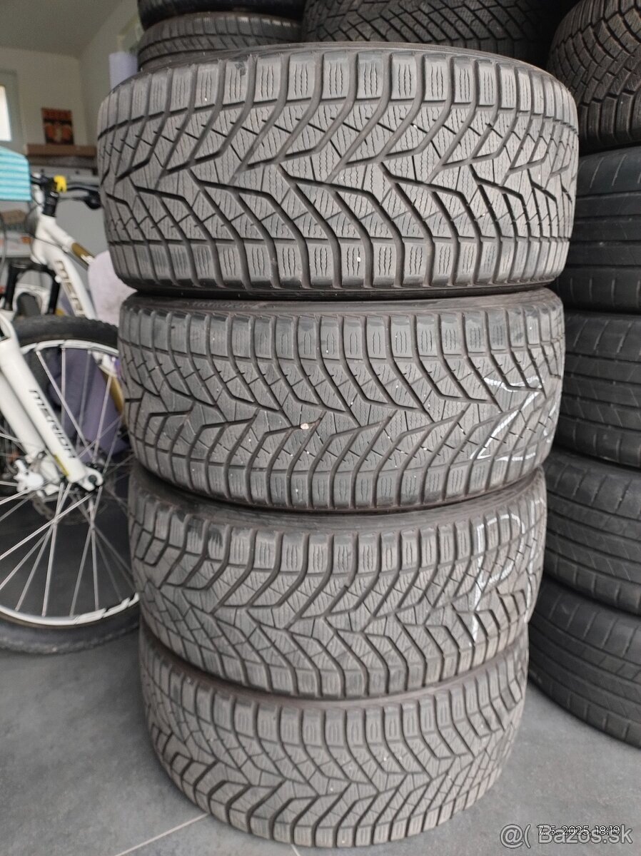 225/35 R19 Octavia 3