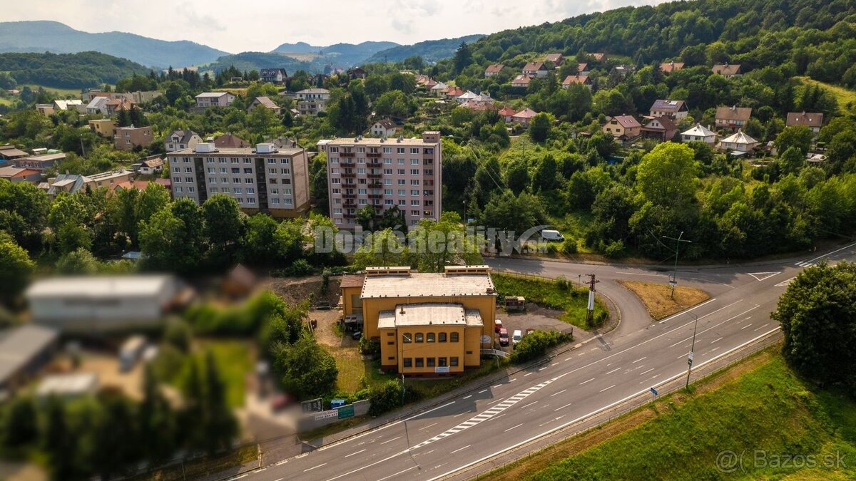 PREDAJ: Polyfunkčný objekt na križovatke, 1251 m2, Banská Št