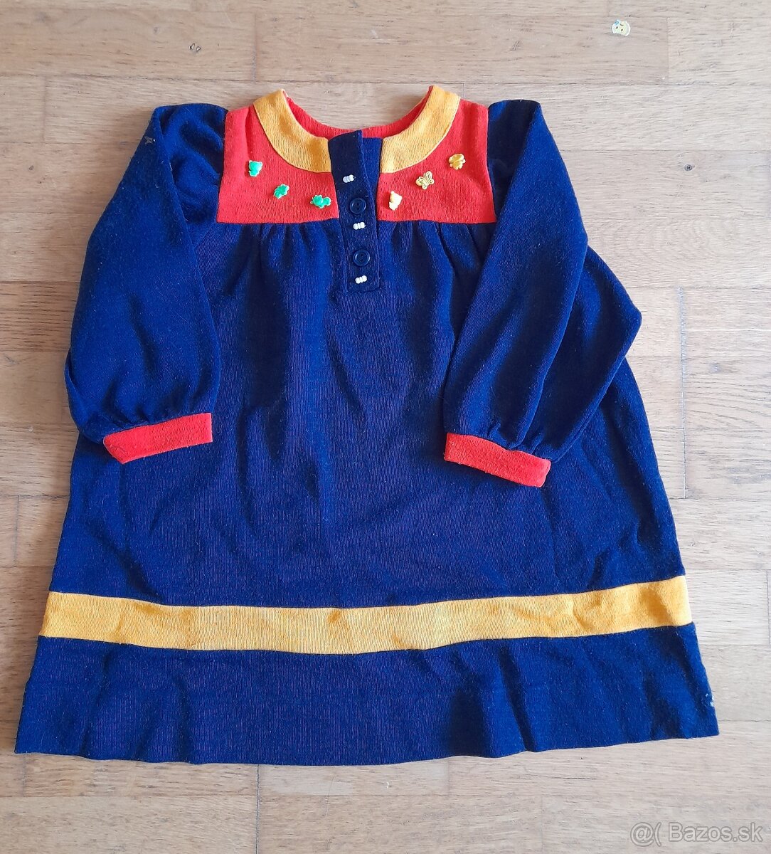 Retro detské oblečenie a školské aktovky