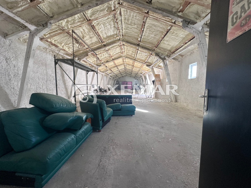 PREDAJ Skladový priestor s kanceláriou pri Banskej Bystrici