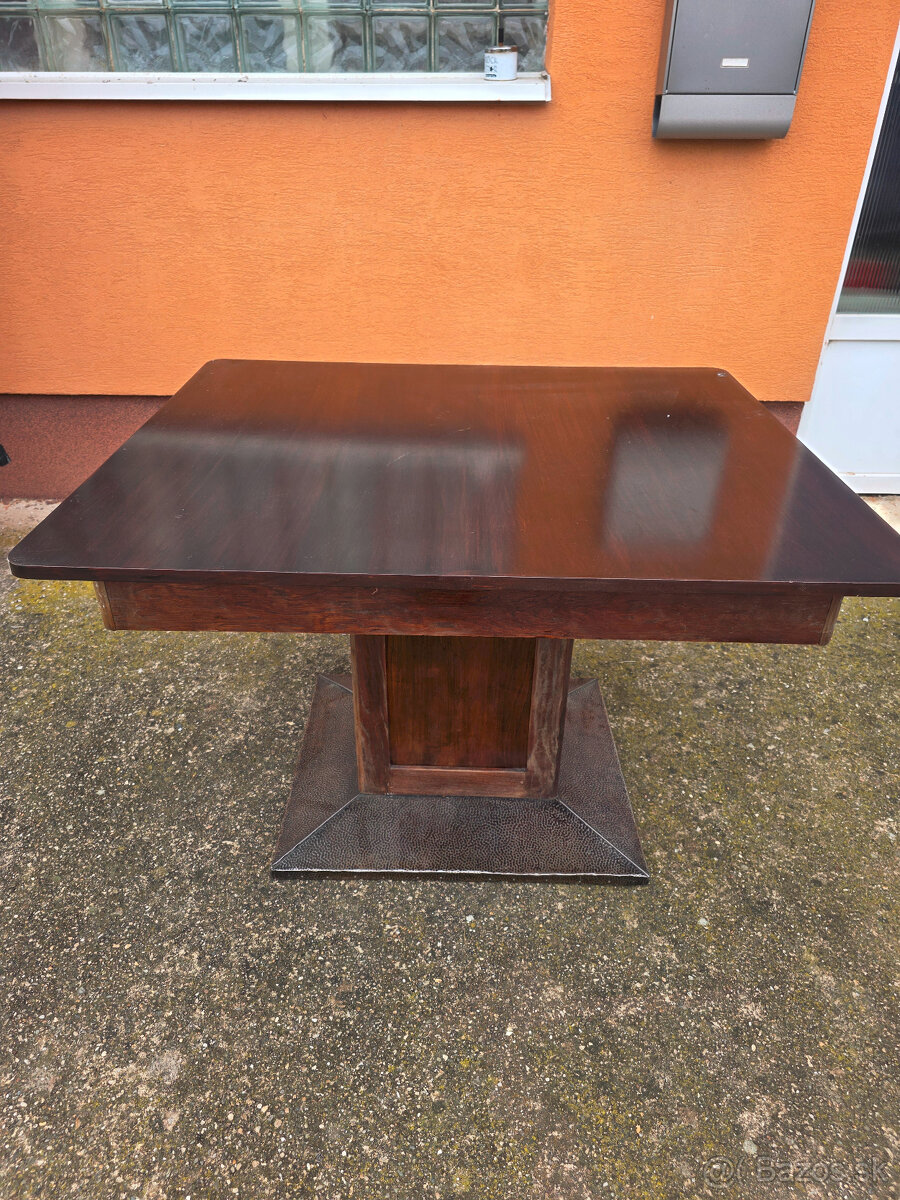 Starožitný jedálenský stô