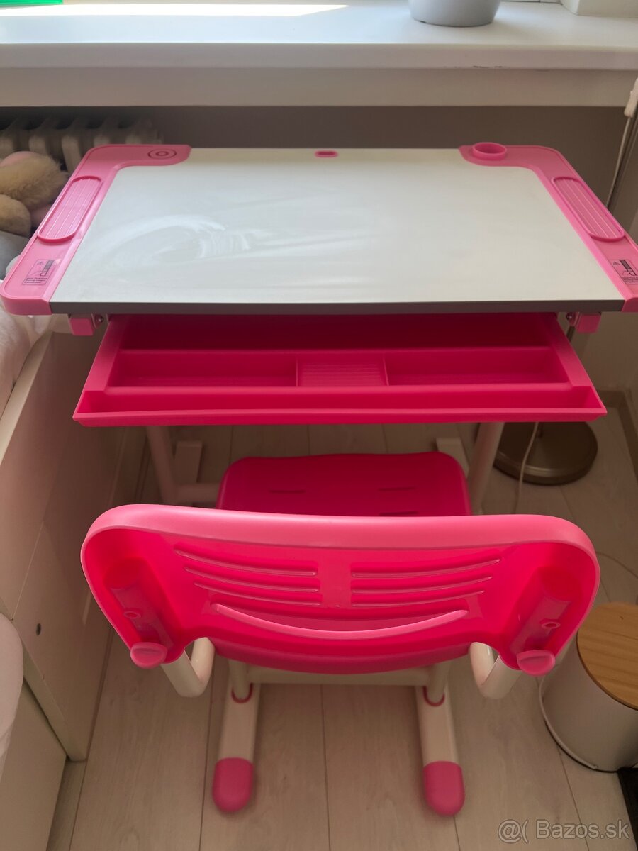 Rastúci detský stôl so stoličkou - ideálne pre prváčku