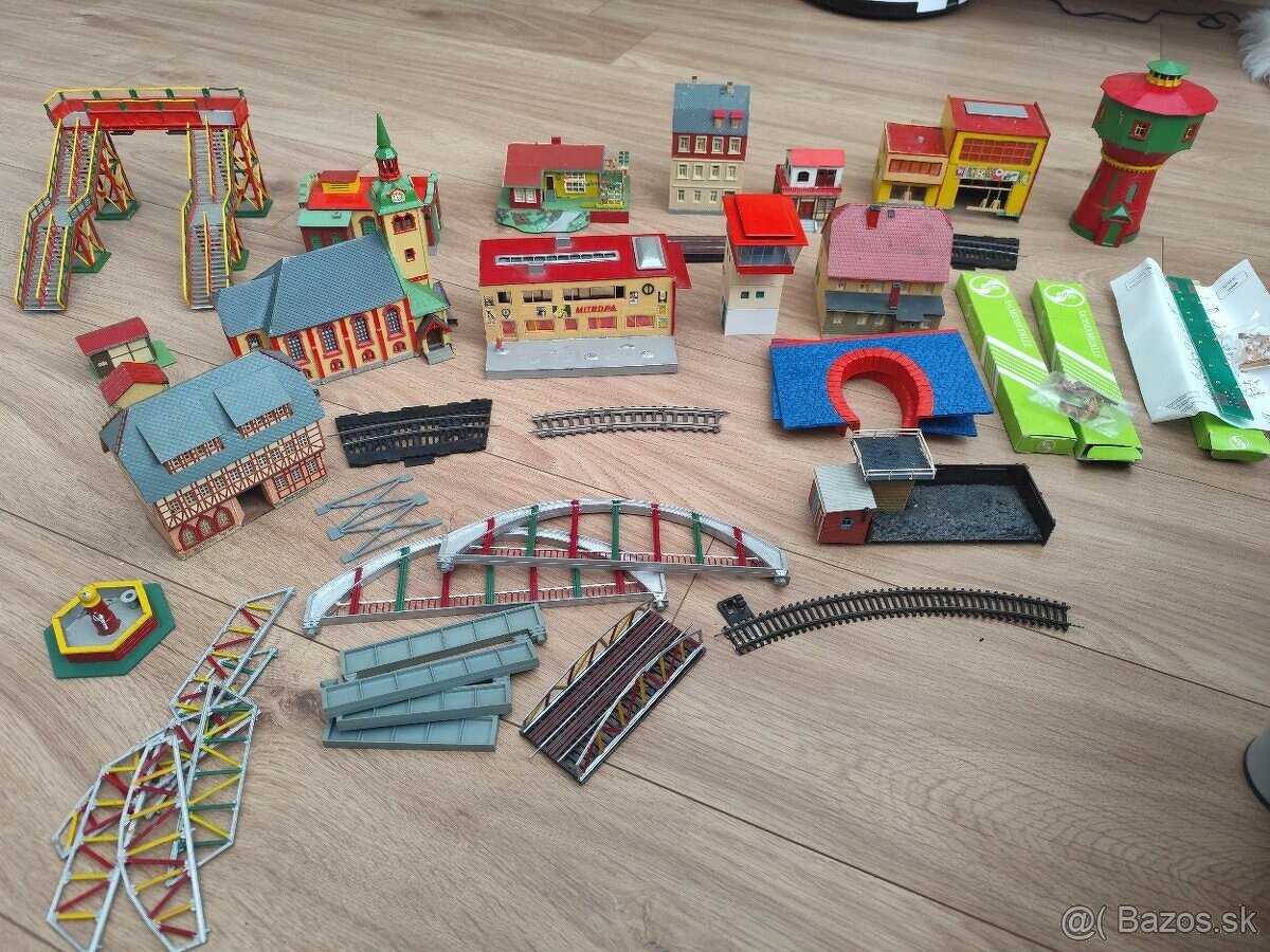 Domčeky k modelovej železnici
