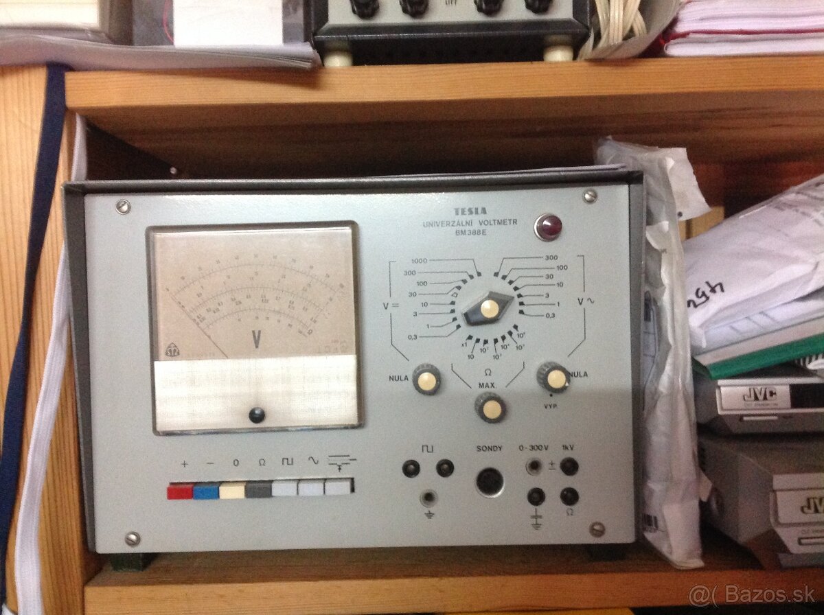 TESLA UNIVERZALNY VOLTMETER BM385E