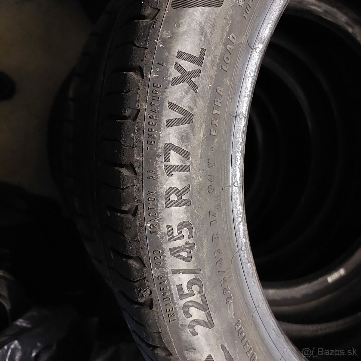 Predám jeden kus 225-45 r17