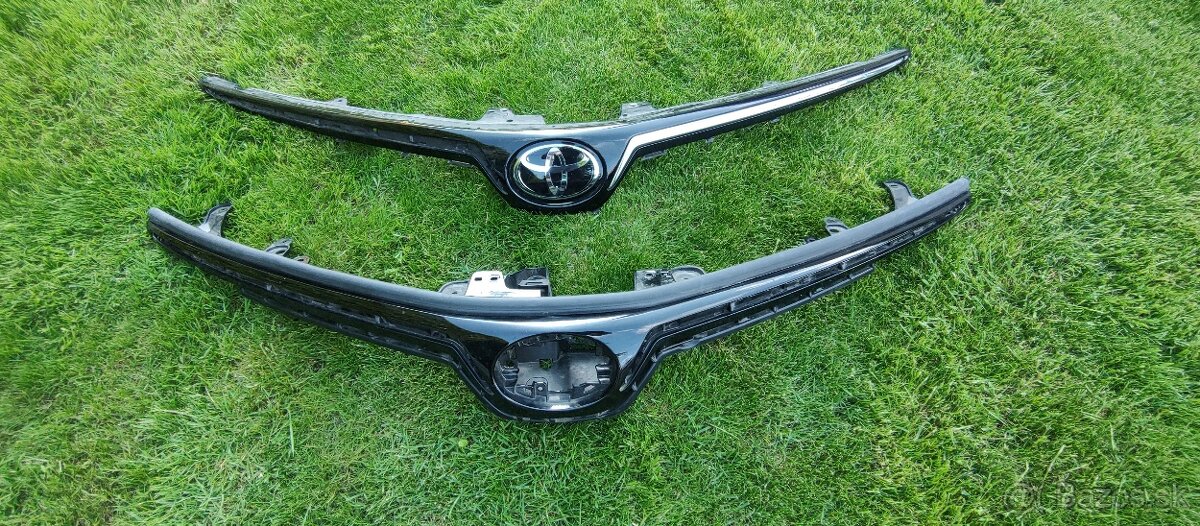 Toyota Corolla XII E21 2018 pre SEDAN - predna maska logo