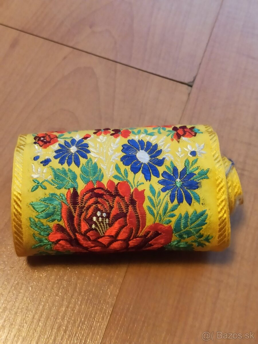 Krojová stuha na pás