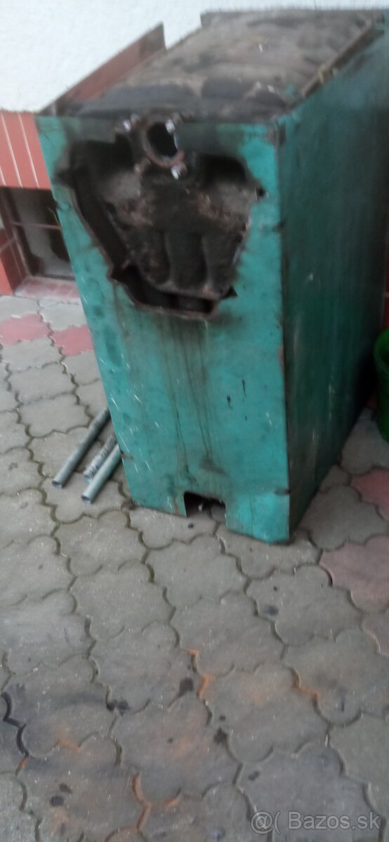 Kotol liatinový Nka