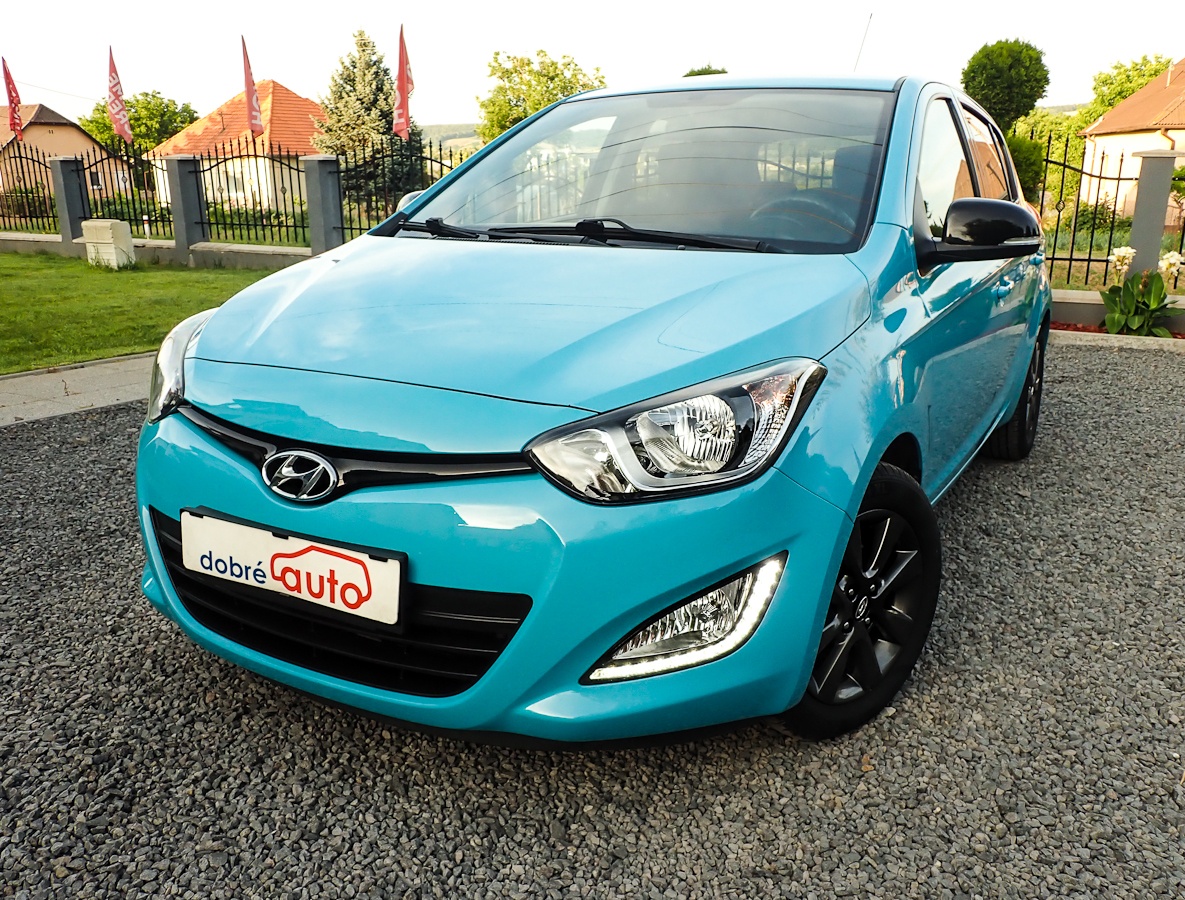 HYUNDAI i20 1.25 benzin - 83tis Km-2014-LED-KLIMA-VYHREV SED