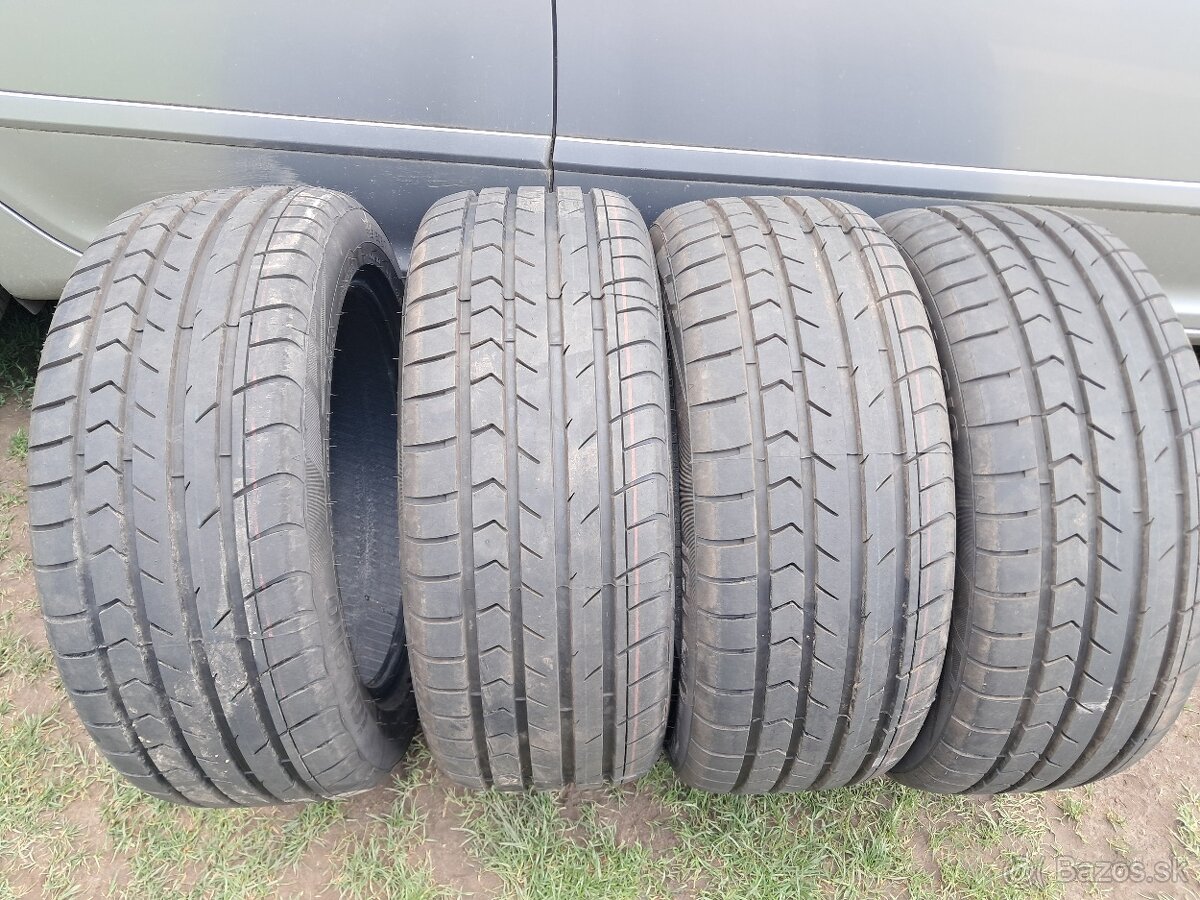 225/50 R17