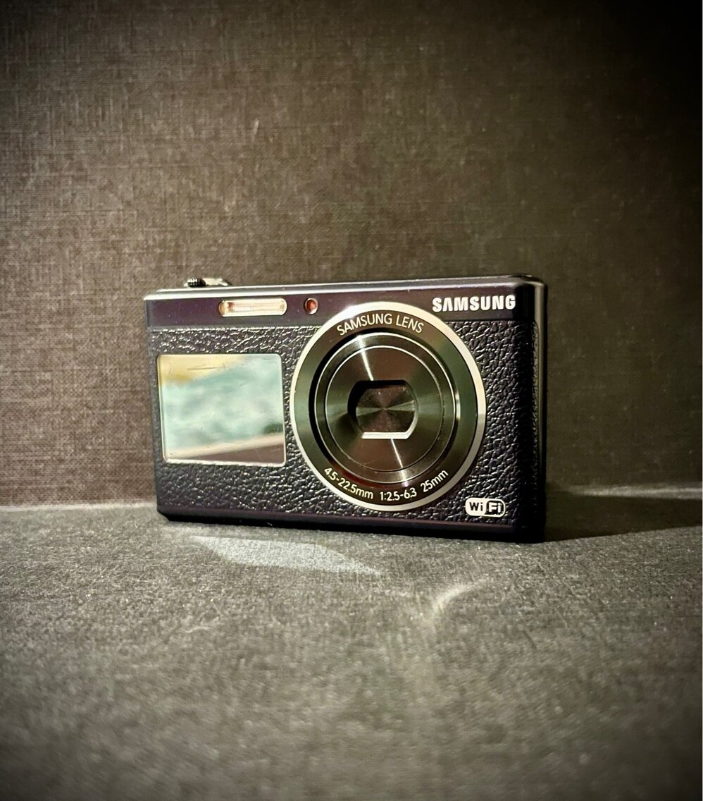 Digitálny Fotoaparát Samsung DV180F s duálnym displejom