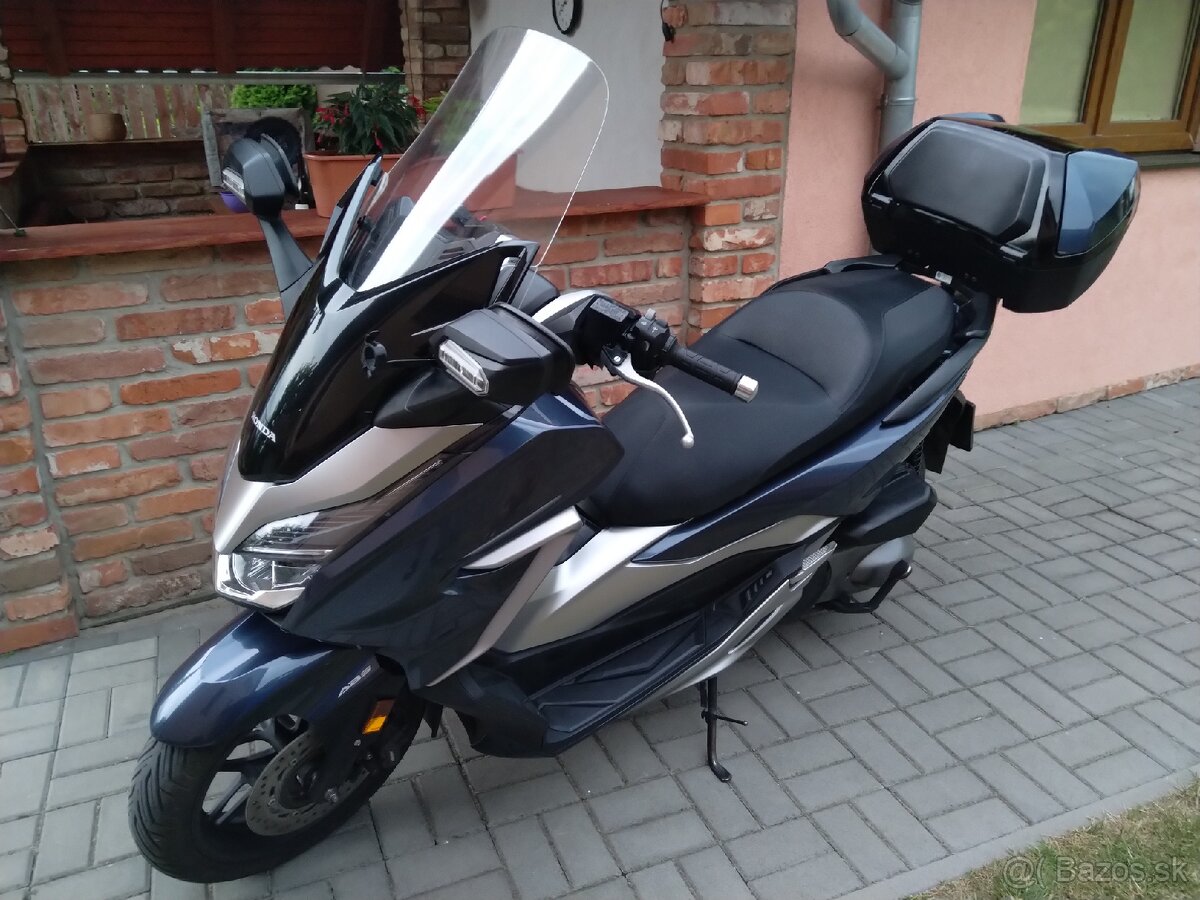 Honda Forza 300