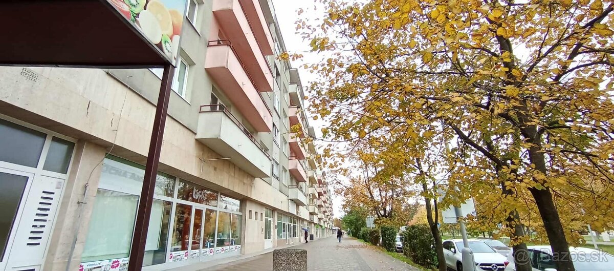 Výnimočný 3,5-izbový byt priamo v centre Lučenca – Námestie