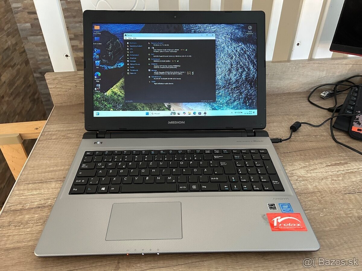 Medion Akoya e6436-15,6"HD/Intel/8gb ram,ssd+hdd/hd 610
