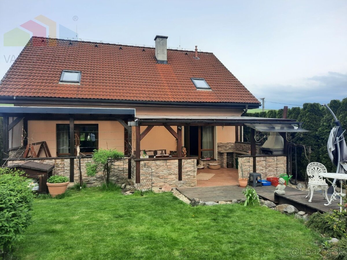 6 izbový rodinný dom v obci Mikušovce , pozemok 1048 m2