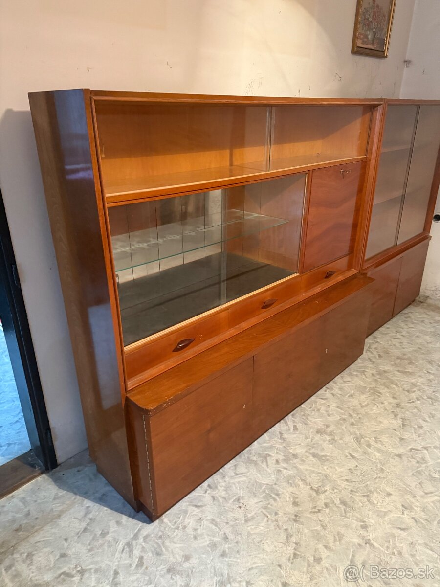 Darujem starodávny nábytok