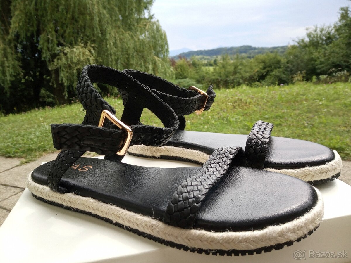 Y A S kožené sandále 38
