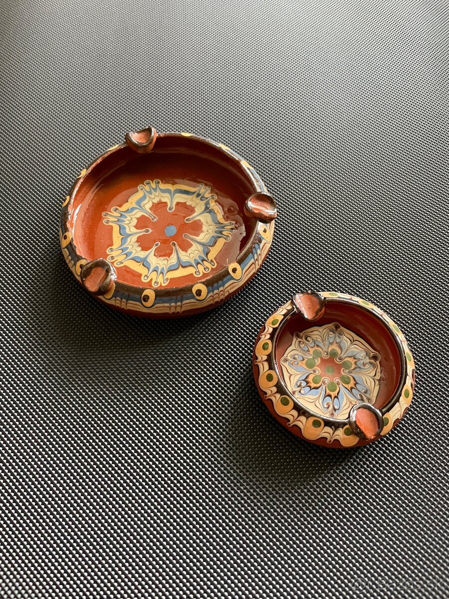 2 ks Keramické popolníky