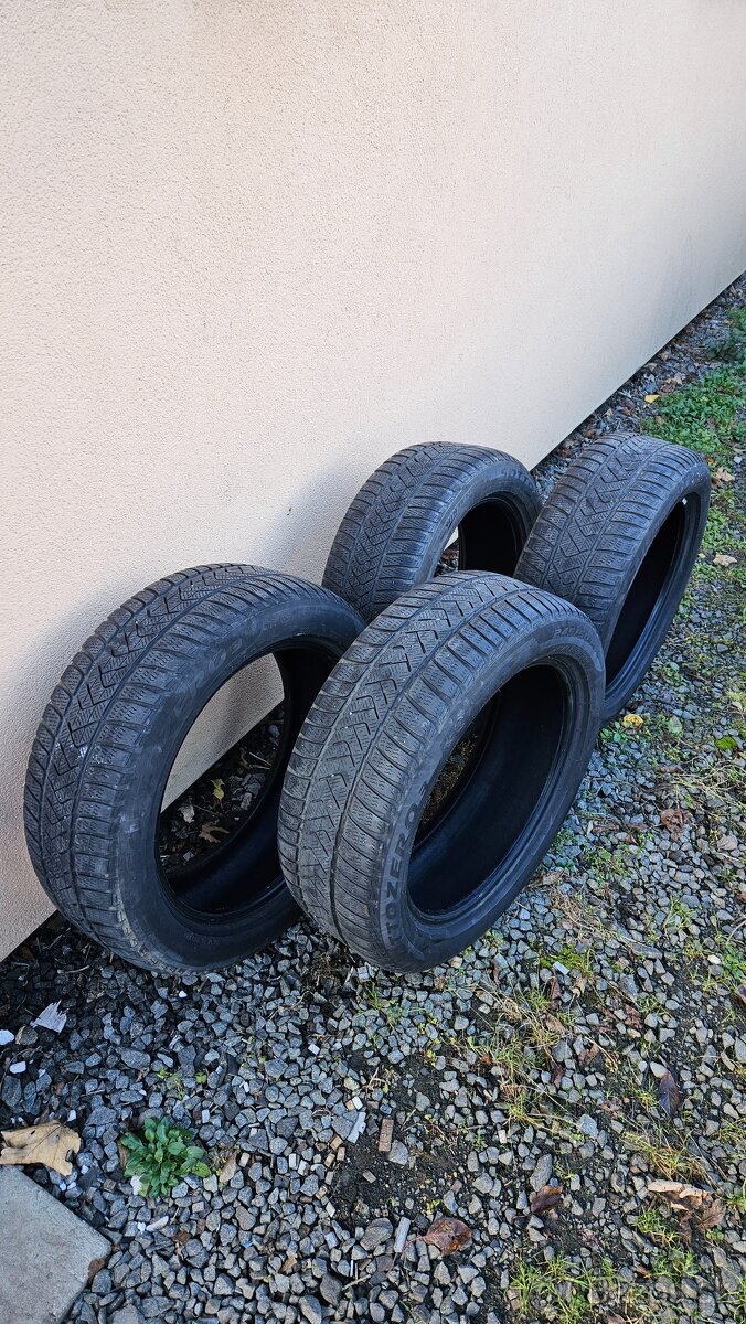 245/50 R19 Pirelli zima