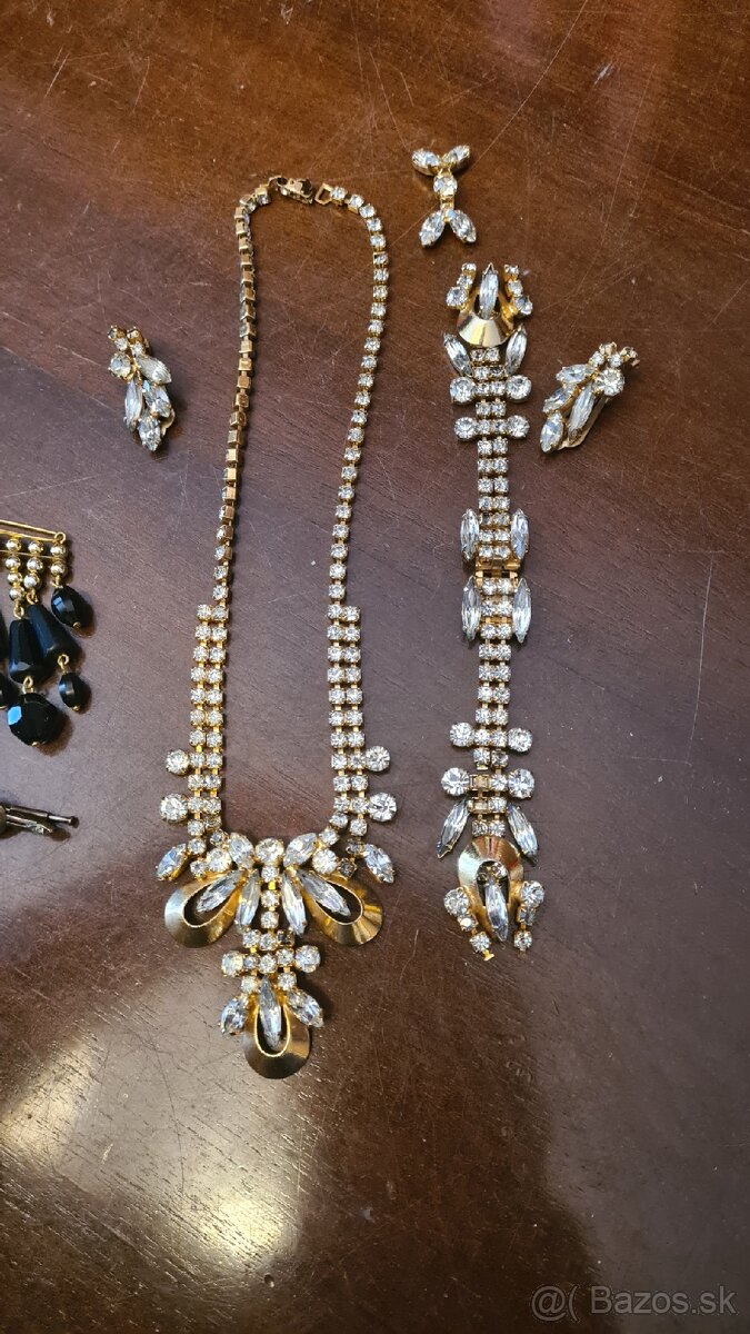 Set retro sperkov a bizuterie