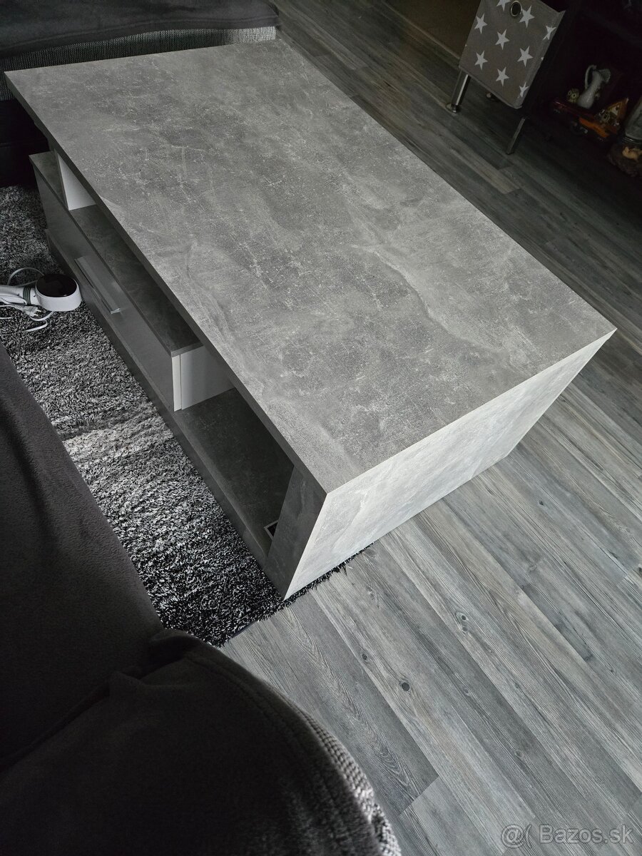 Konferenčný stolík