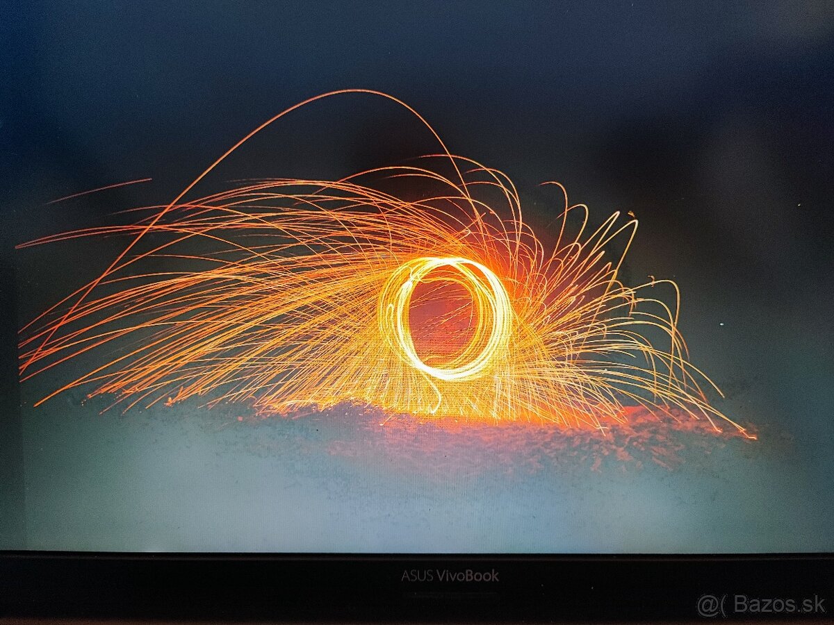 Ultrabook Asus VivoBook 14"