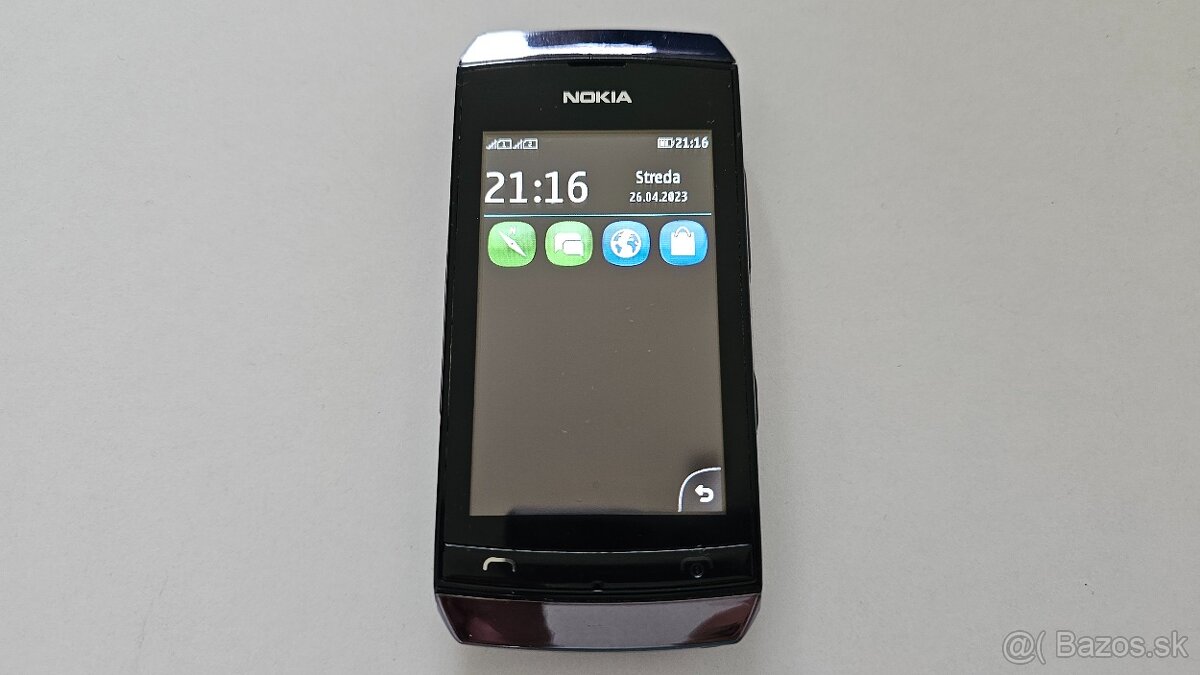 Nokia 305, duálna.