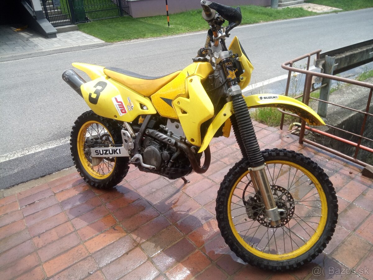 Predám SUZUKI DRZ 400 E