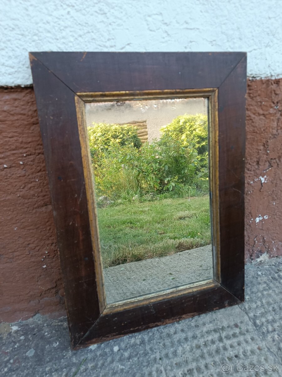 Starožitné nástenné zrkadlo