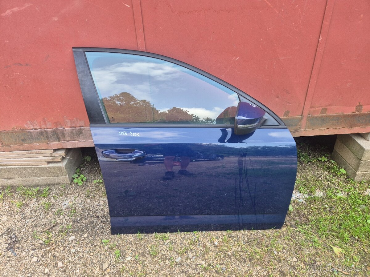 Predám pravé predné dvere na Škoda Octavia 3 III