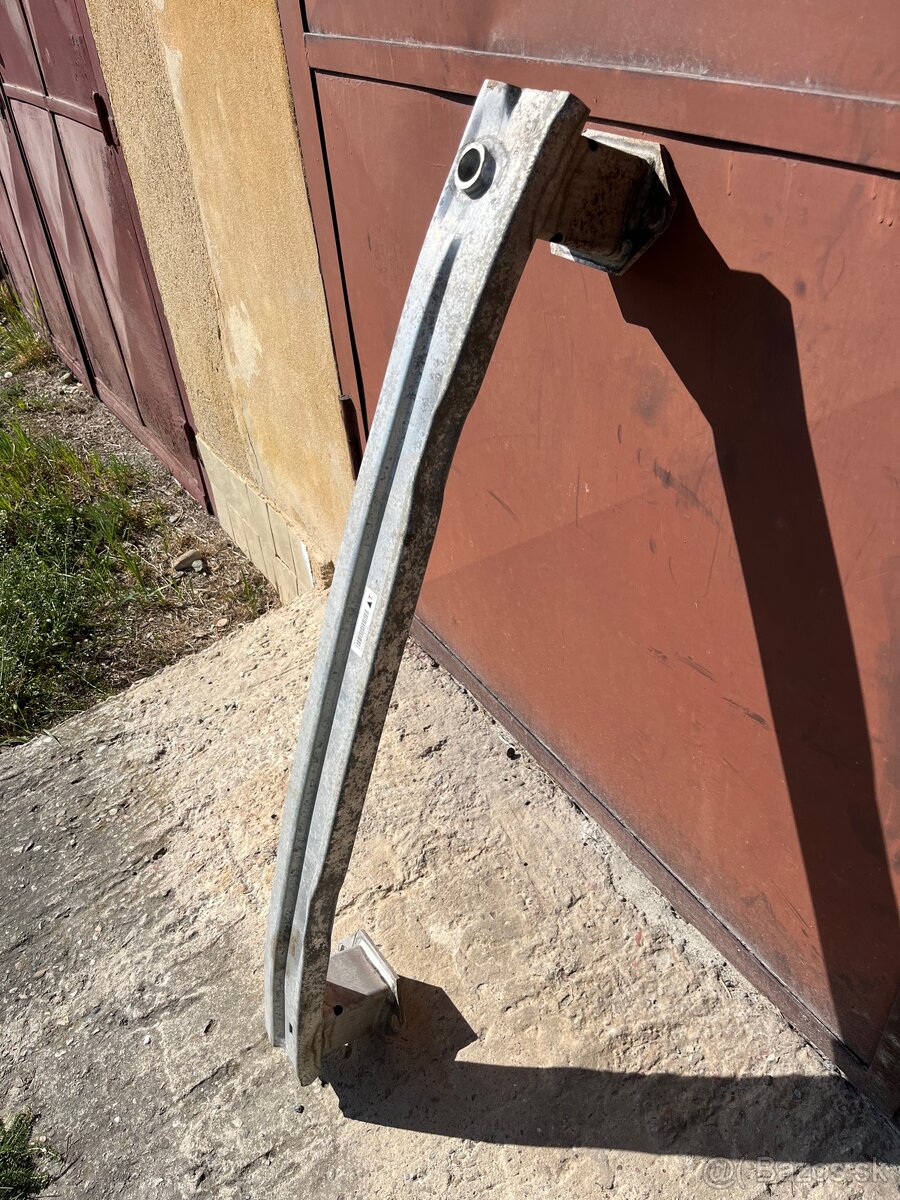 Výstuha zadného nárazníka originál BMW X1 F48
