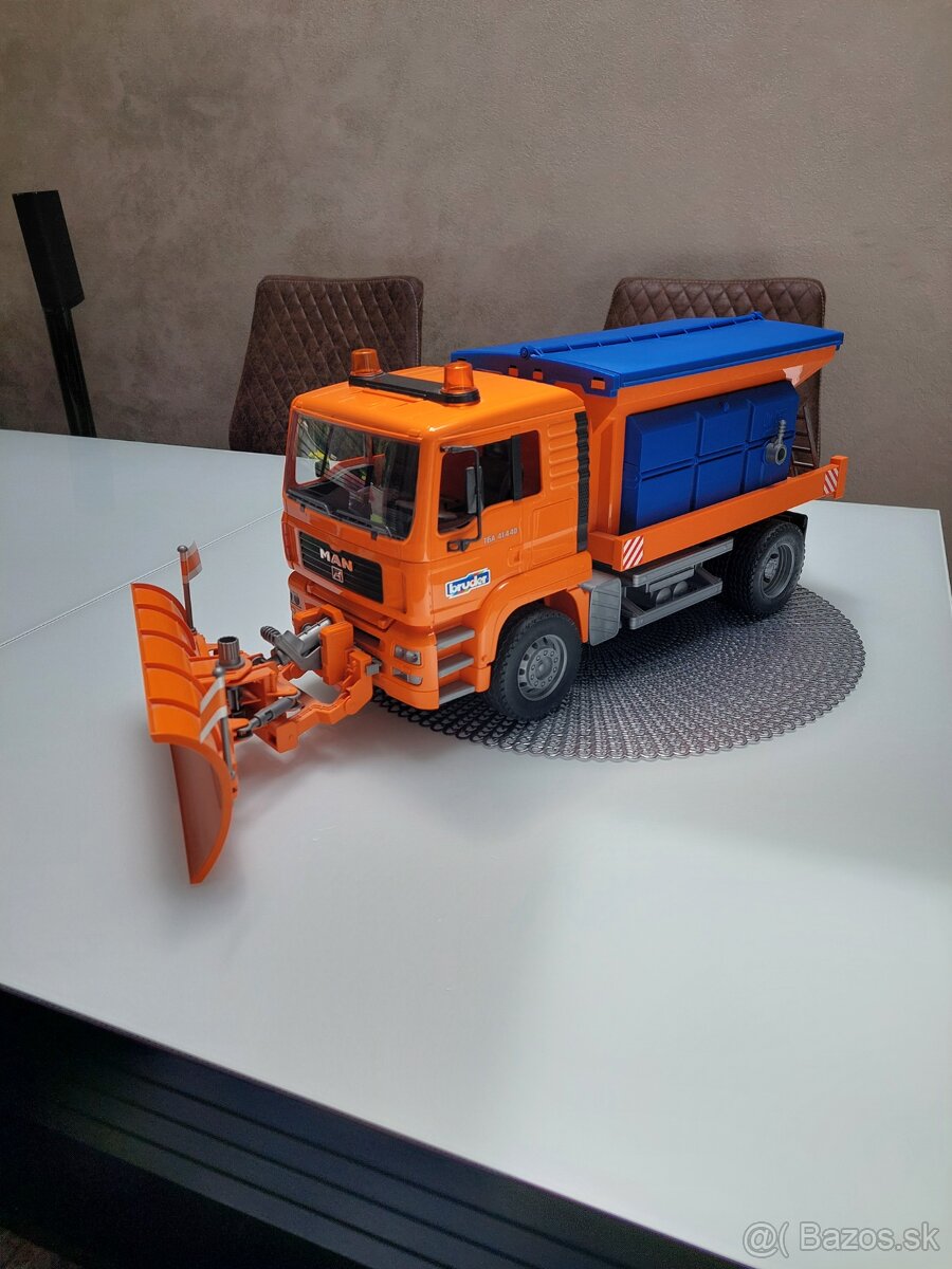 BRUDER 3785 MAN TGS Cestárske auto