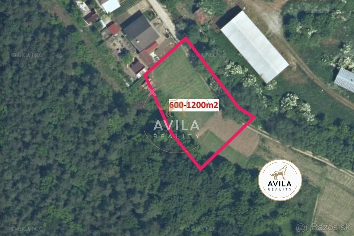 NA PREDAJ: romantický pozemok pod lesom 600m2 - Modrová