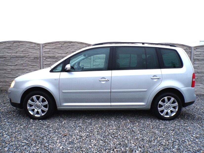 Volkswagen Touran 2.0TDi 135PS SPORTLINE PĚKNÝ