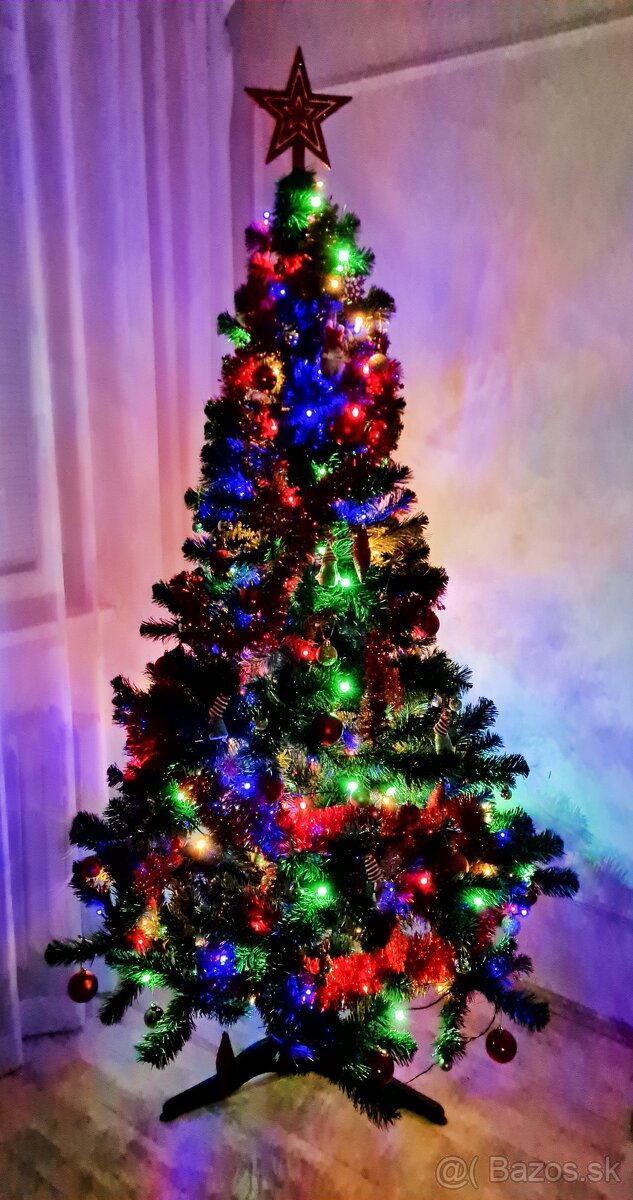 Vianočný stromček s ozdobami 220cm