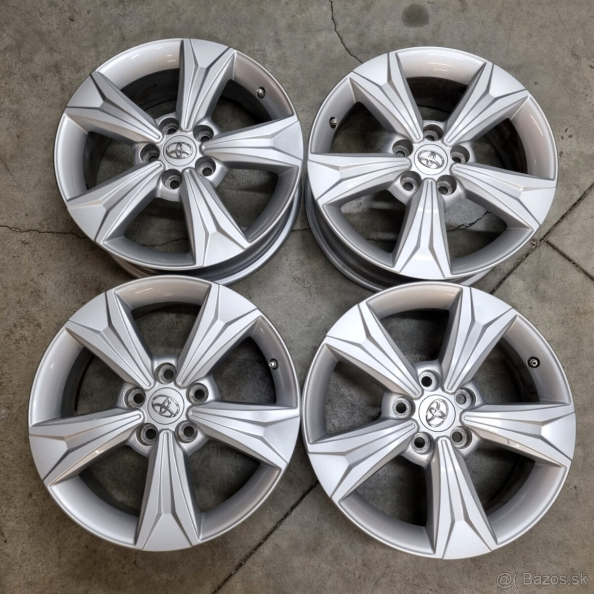 Hliníkové Toyota disky 5x114,3 R17 6,5J ET45