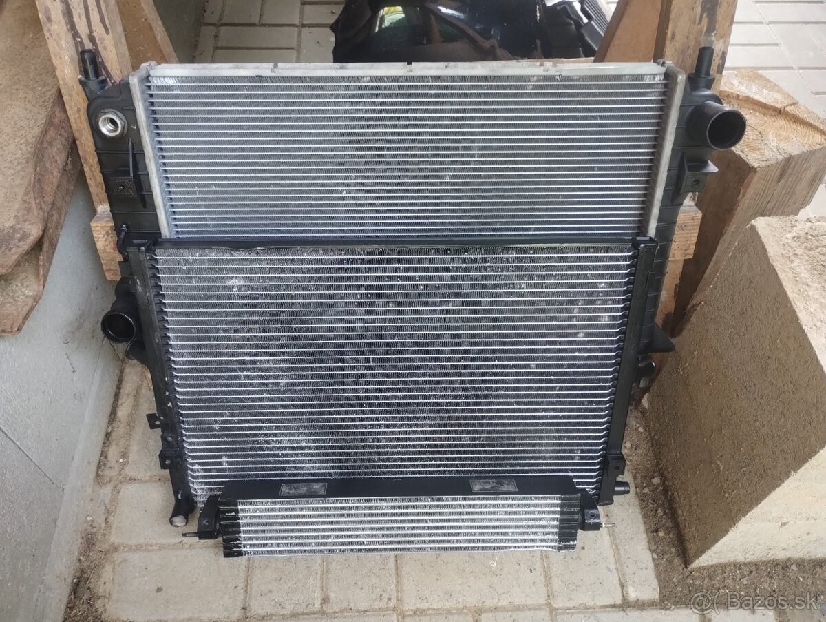 Jaguar XJR - chladiče