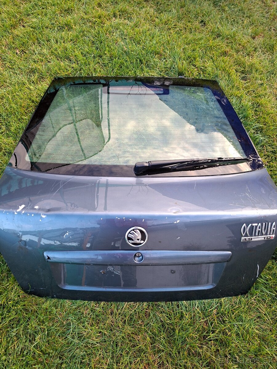 Zadny kufor octavia sedan