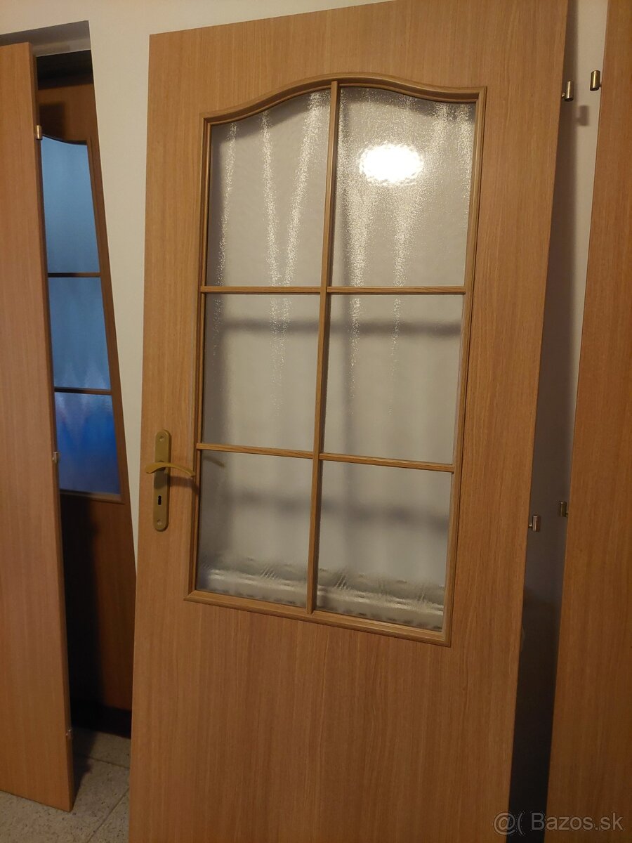 Dvere na predaj
