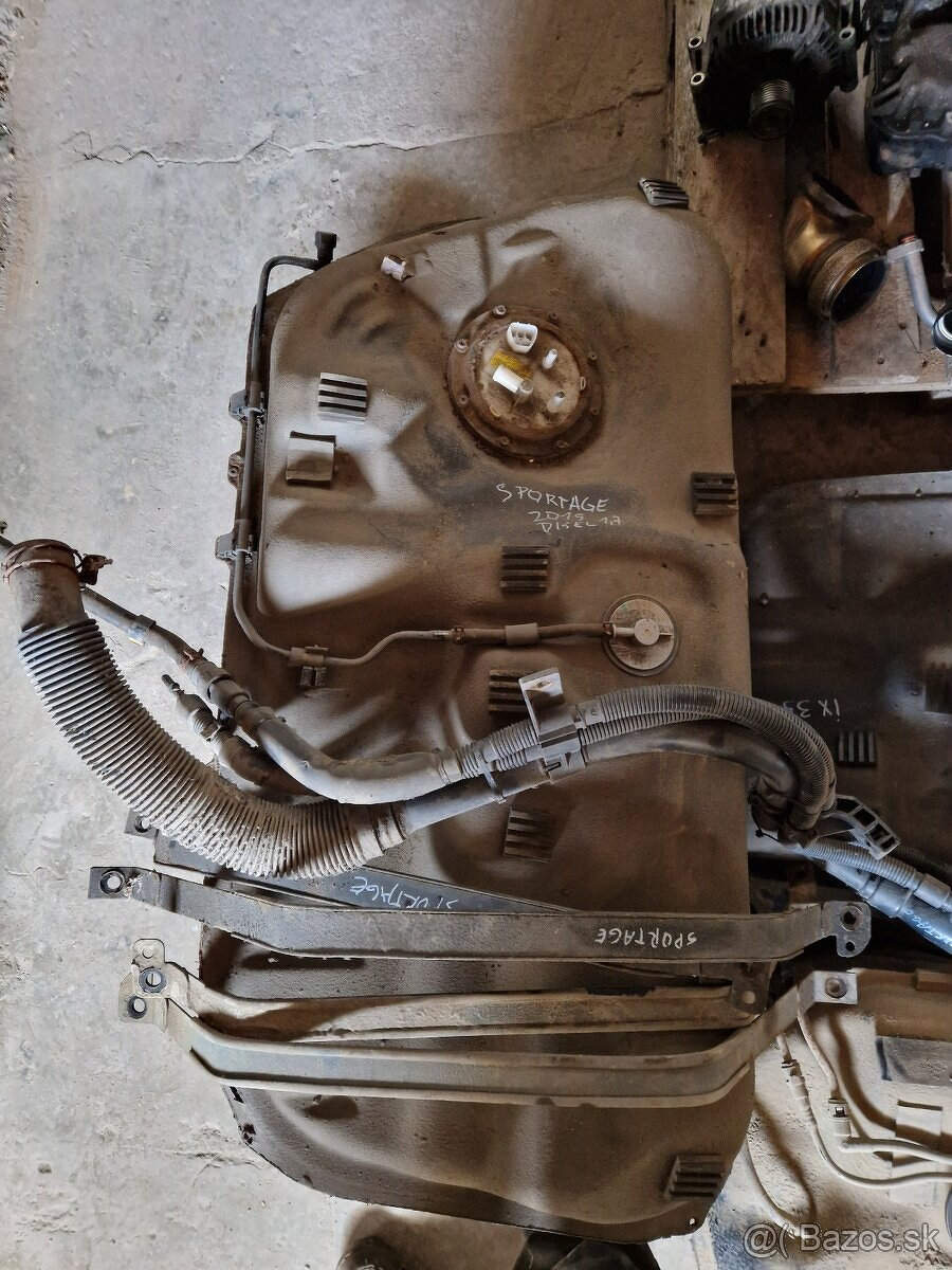 Predám uvedené diesel palivové nádrže