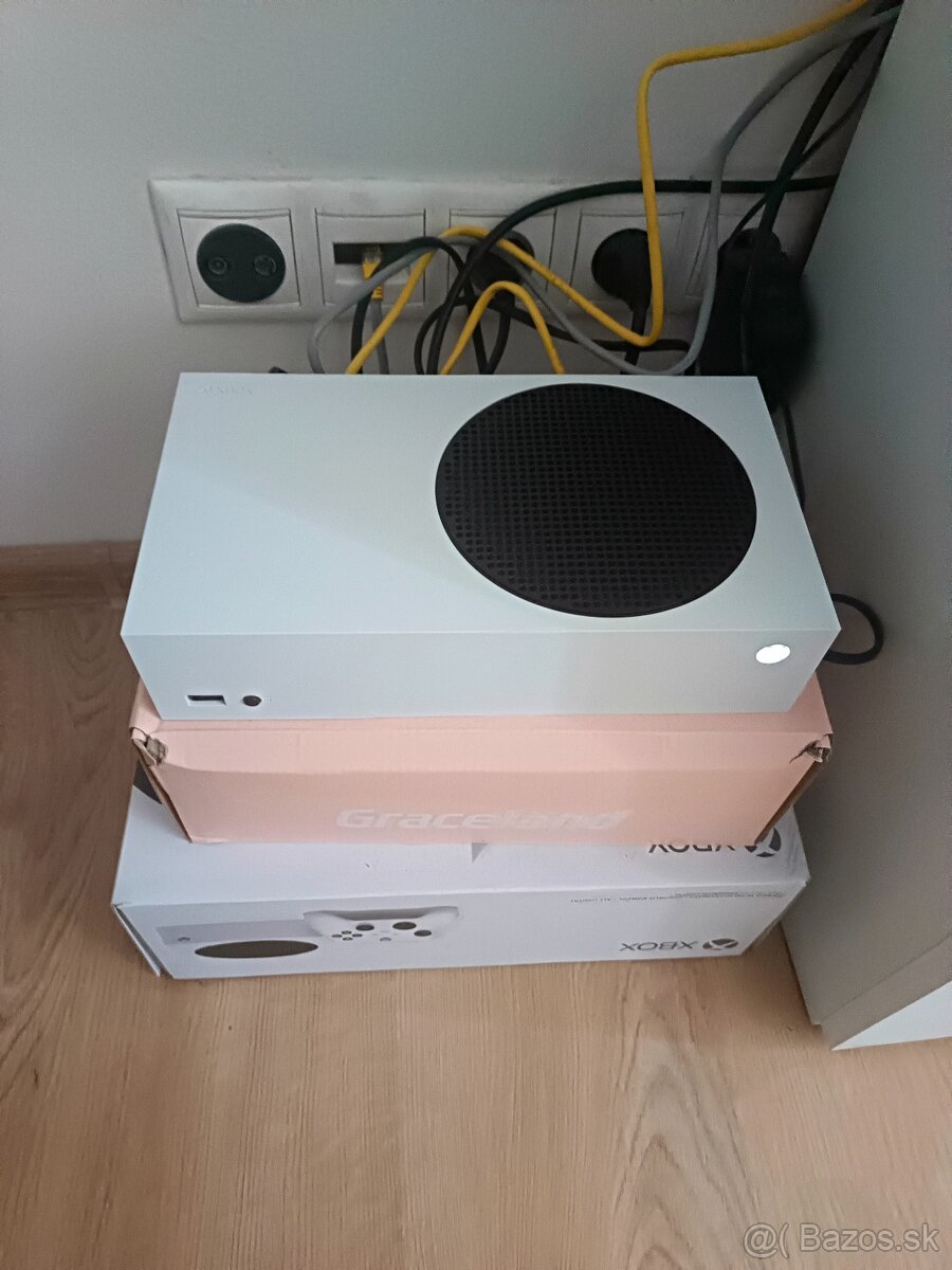 Predám Xbox series S
