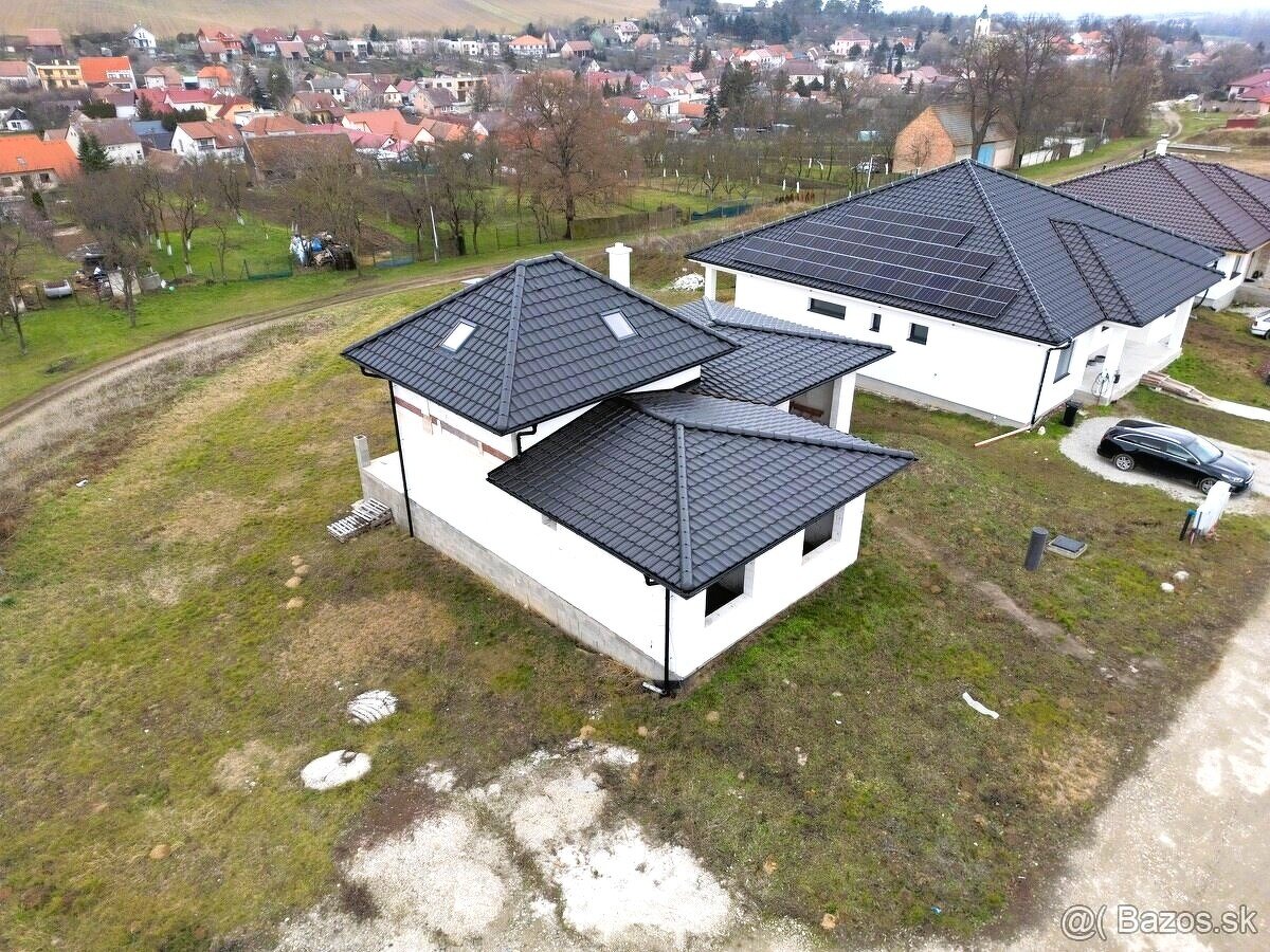 Rozostavaný rodinný dom v obci Petrova Ves, okr. Skalica