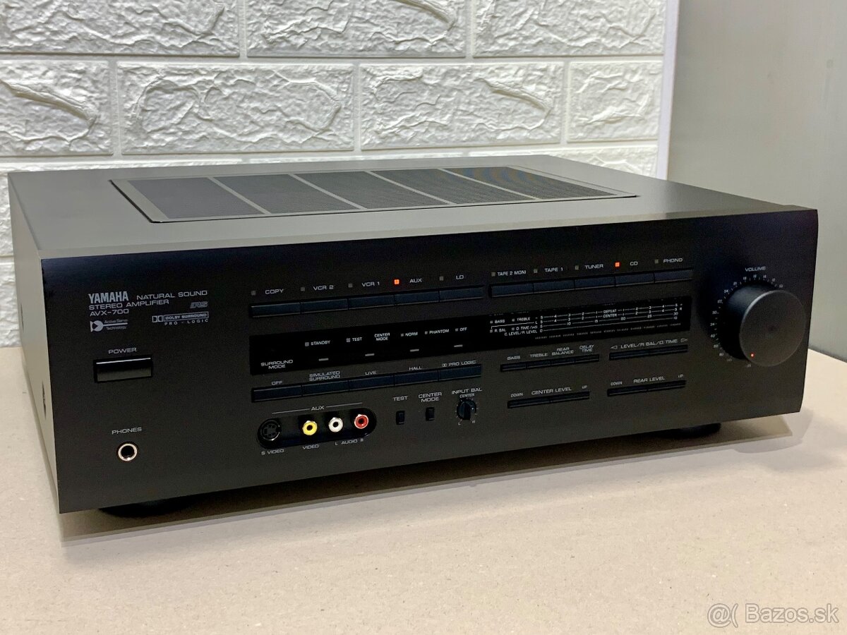 YAMAHA AVX-700 …. Stereo zosilovač