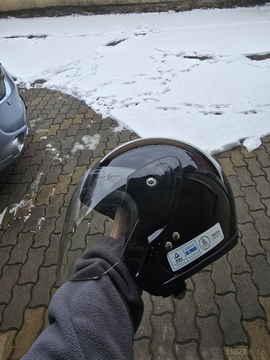 Helma skútrova otvorená