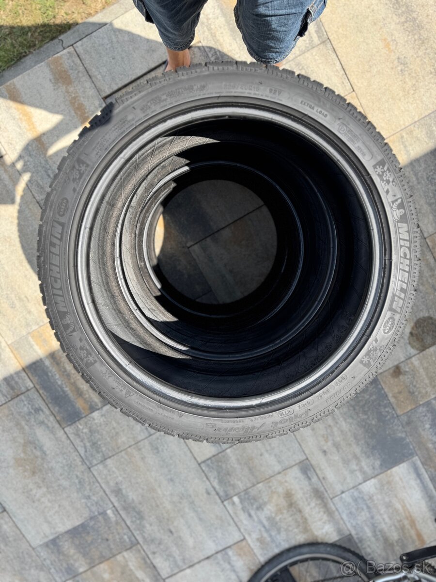 Predám zimné pneumatiky 225/40 R18 92V Michelin Pilot Alpin