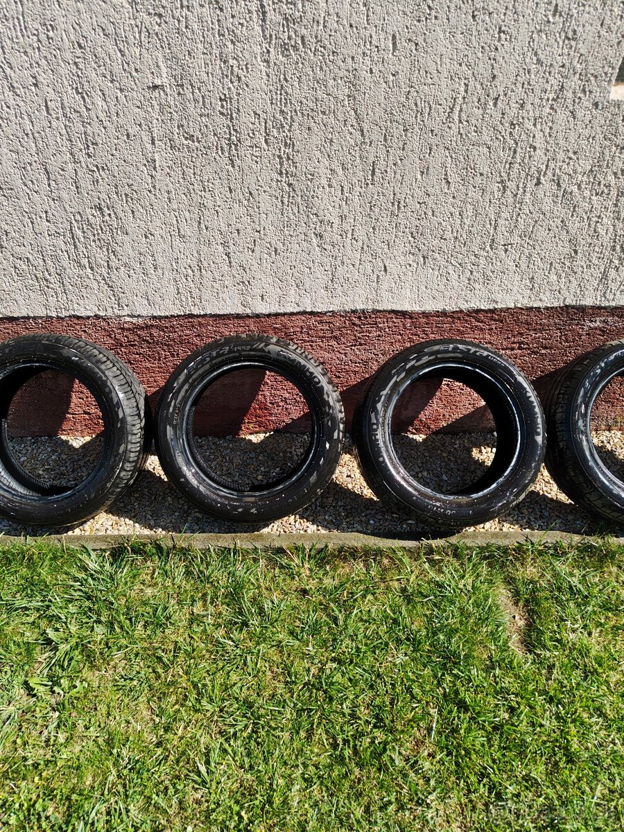Kumho Ecsta hs52 R15